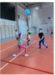 Třeťáci a čtvrťáci spolupracují v hodinách tělocviku